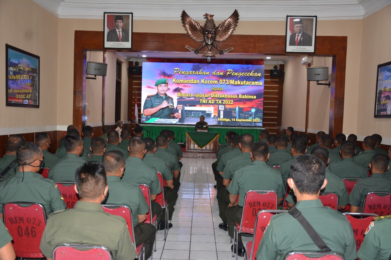 DANREM 073/MAKUTARAMA BERIKAN ARAHAN KEPADA BINTARA ABITUREN DIKTUKBASUS BABINSA TNI AD TA. 2022